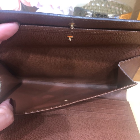 Louis Vuitton International Trifold Mono